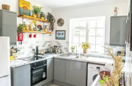 Coleshill Apartment | #05 Fam Apart|sleeps 10|near Kingsbury Water Park