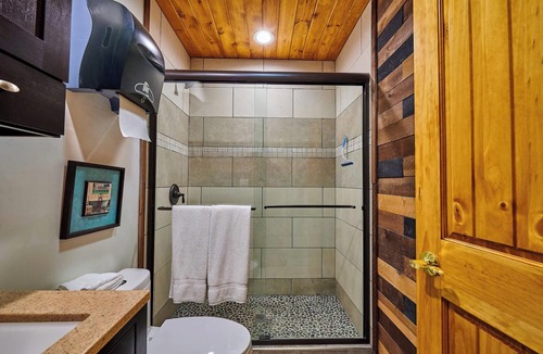 Big Bear House | 1 Acre Franksfort Mountain Retreat by Destination Big Bear : 1.25 Acre Resort with Spa, Beach Volleyball, Billiards & more!EV Charger!