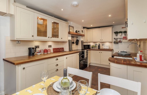Shanklin Cottage | 1 Apse Castle Cottage