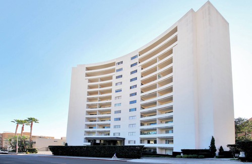 Hollywood Hills Condo | 1 BD/HWD HILLS/ENTOURAGE & RAY DONOVAN CONDO /STUNNING VIEWS/FT FRM RUNYON HIKE