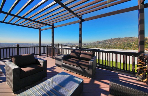 Hollywood Hills Condo | 1 BD/HWD HILLS/ENTOURAGE & RAY DONOVAN CONDO /STUNNING VIEWS/FT FRM RUNYON HIKE