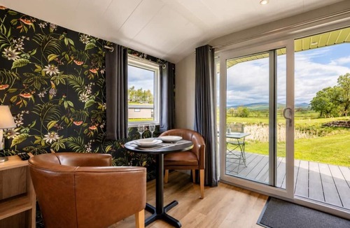 High Bentham RV Rental | 1 Bed in Bentham (oc-w37873)