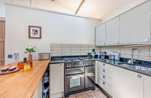 Chichester Cottage | 1 Bed in Chichester (oc-77402)