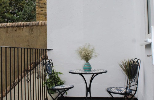 Larkhall Apartment | 1 bed near BIG BEN