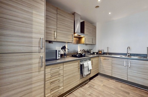Stratford and New Town Apartment | 1-Bed with King-Sized Bed, Sofa Bed, Near Olympic Park & Abba Arena, 02 Arena