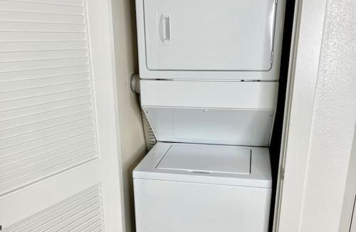 Marina del Rey Apartment | 1 bedroom. 2 beds. 1 bath with Balcony