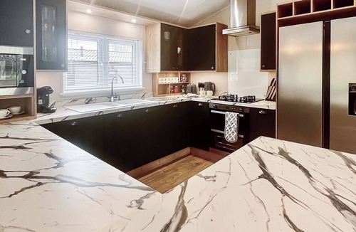 Pershore Ski Chalet | 1 bedroom accommodation in Pershore
