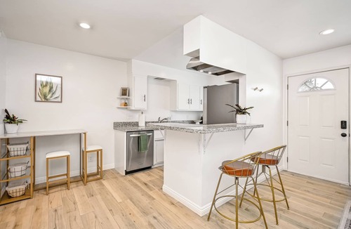 East Side Costa Mesa Apartment | 1 Bedroom Apt in Eastside Costa Mesa