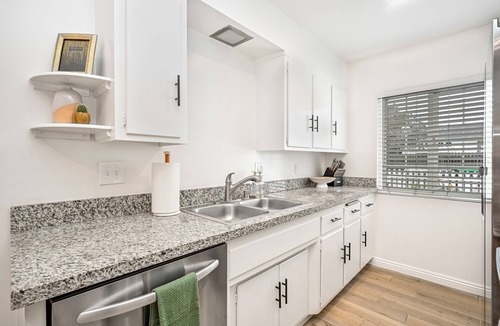 East Side Costa Mesa Apartment | 1 Bedroom Apt in Eastside Costa Mesa