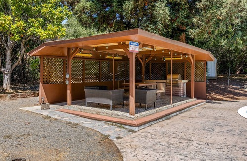 Clear Lake House | 1-Bedroom by the Lake | Pool & Near Wineries