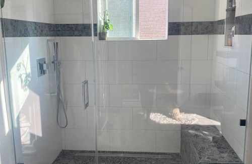 Oak Park House | 1 bedroom downtown upscale details