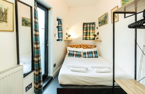 King's Cross House | 1 Bedroom House With an Edge in King Cross