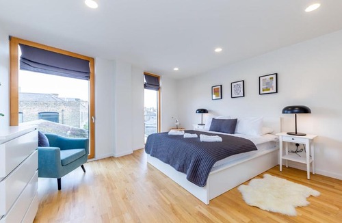 Camden Town with Primrose Hill Apartment | 1 Bedroom Stylish Apartment near Regents Park FREE WIFI & AIRCON by City Stay Aparts London
