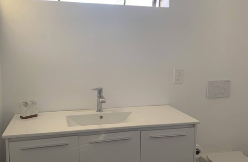 Altadena House | 1-bedroom vacation home just 21 minutes from Hollywood Boulevard