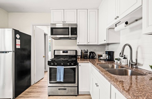 El Porto House | 1 Block to Beach Heaven Chic 2BD