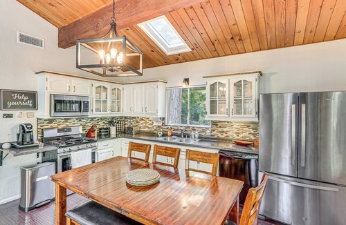 Crestline Cabin | 1 Mi to Lake: Crestline Cabin w/Deck + Gas Grill!