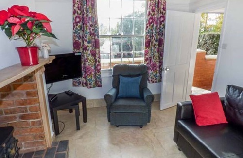 Upton upon Severn House | 1 Willow Cottage, Upton Upon Severn