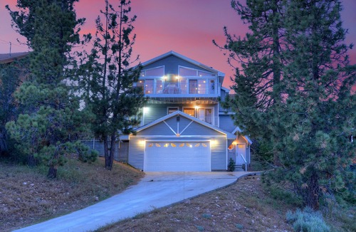 Fawnskin House | 10 mins to Slope ~ Luxury 180 Degrees Lake View