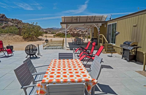 Joshua Tree House | 100 ACRES PRIVATE PARK, Boulders, Caves, Total Privacy. Unique!