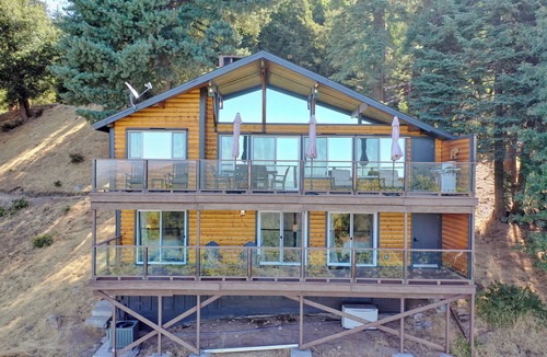 Crestline Cabin | 100-Mile View, 0.5 Acre, Sauna, BBQ, Deck, W&D, Parking, Family-Friendly