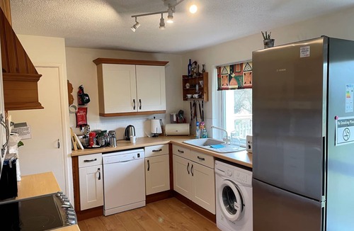Harlyn House | 100 steps away from beautiful Harlyn Bay Beach!