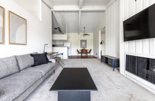 Fox Hills Apartment | 101 m² Apartment ∙ 2 bedrooms ∙ 4 guests