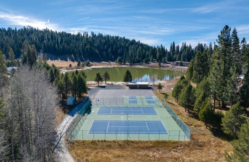Pinecrest Apartment | 102 m² Apartment ∙ 2 bedrooms ∙ 7 guests