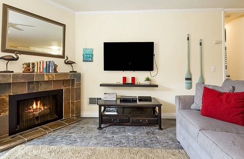 Townsite Condo | 102 m² Condo ∙ 2 bedrooms ∙ 6 guests