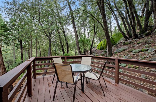 Idyllwild Cabin | 102 m² Cabin ∙ 2 bedrooms ∙ 5 guests