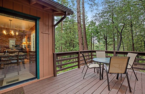 Idyllwild Cabin | 102 m² Cabin ∙ 2 bedrooms ∙ 5 guests