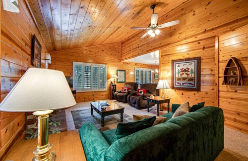 Idyllwild Cabin | 102 m² Cabin ∙ 2 bedrooms ∙ 5 guests