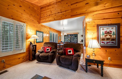 Idyllwild Cabin | 102 m² Cabin ∙ 2 bedrooms ∙ 5 guests