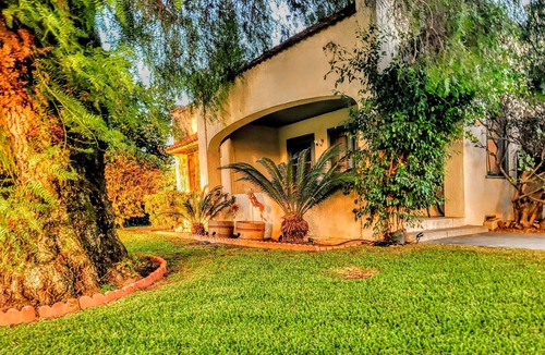 Walnut Valley House | #104 So-Cal Haven Spacious 4-bedroom with Pool & BBQ: mins to Universal/Beaches