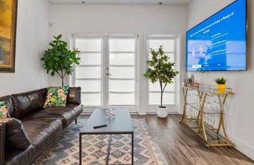 Downtown Apartment | 11 Best Walk location of SM