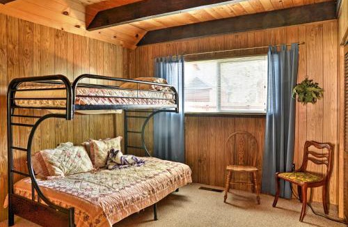 Christmas Valley House | 11 Mi to Ski Resorts! Lake Tahoe Gem with Pool Table