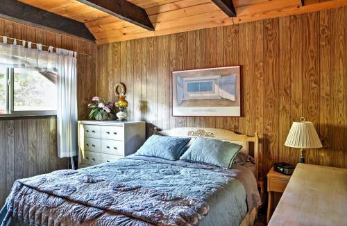 Christmas Valley House | 11 Mi to Ski Resorts! Lake Tahoe Gem with Pool Table
