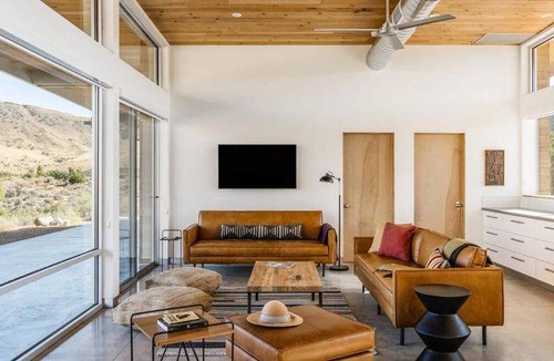 Pioneertown House | 110 m² House ∙ 2 bedrooms ∙ 6 guests