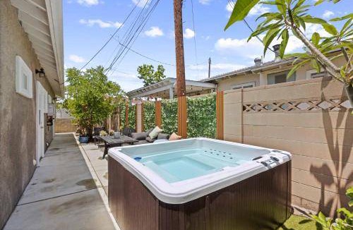 Temple City House | 111 m² House ∙ 2 bedrooms ∙ 12 guests