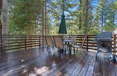 Fish Camp Cabin | 112 m² Cabin ∙ 2 bedrooms ∙ 6 guests