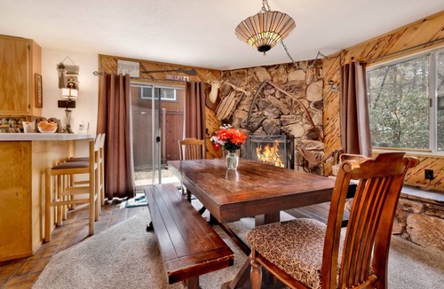 Summit Estates Cabin | 112 m² Cabin ∙ 3 bedrooms ∙ 6 guests