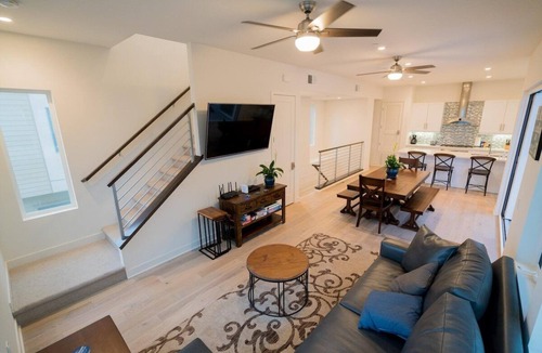 Imperial Beach House | 119 Elm Ave · San Diego Beachfront House 60s to sand, surf, pier