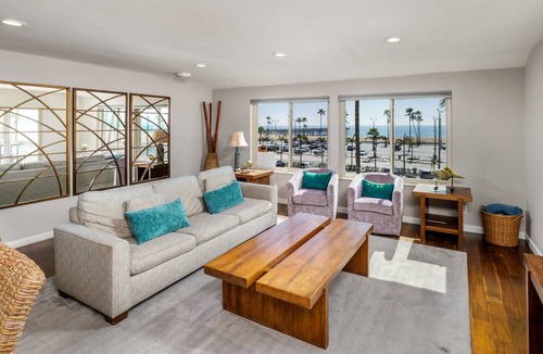 Balboa Peninsula Condo | 122 m² Condo ∙ 3 bedrooms ∙ 8 guests