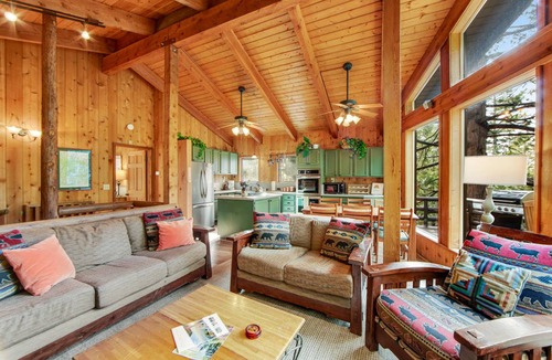 Fern Valley Cabin | 123 m² Cabin ∙ 3 bedrooms ∙ 8 guests