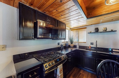 Arrowbear Lake Cabin | 125 m² Cabin ∙ 3 bedrooms ∙ 8 guests