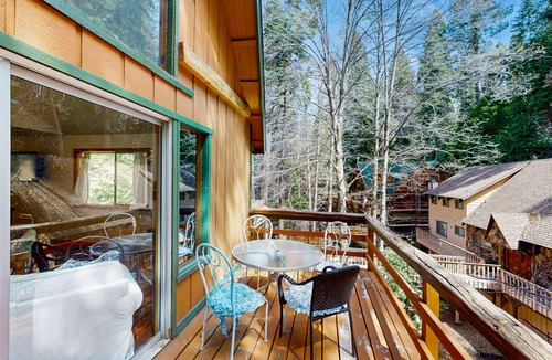 Cedar Glen House | 125 m² House ∙ 3 bedrooms ∙ 6 guests