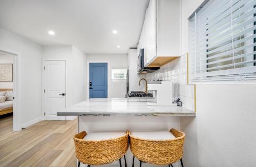 Sunset Beach House | 130 Anderson St B