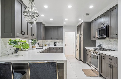 Northridge House | 132 Stunning Modern Family Home Pool and Spa