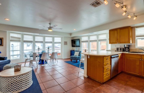 South Mission Beach House | 135 m² House ∙ 3 bedrooms ∙ 8 guests