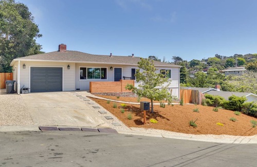 Del Rey Oaks House | 138 m² House ∙ 4 bedrooms ∙ 8 guests