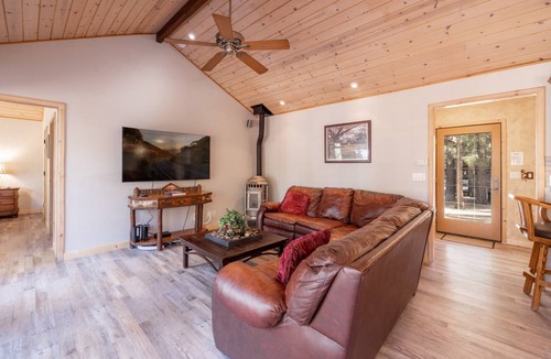 Woodlands Cabin | 140 m² Cabin ∙ 3 bedrooms ∙ 6 guests